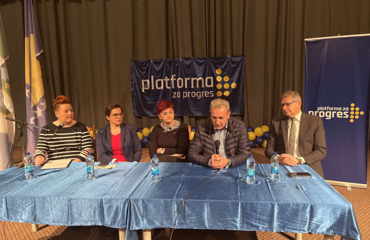 Održana javna tribina „Povratkom do bolje budućnosti BiH“